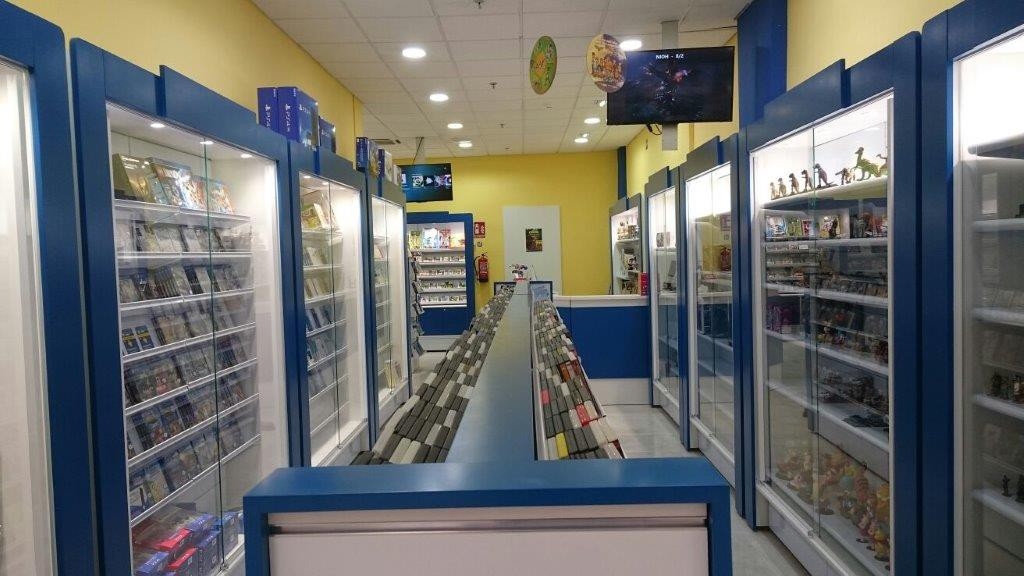 Vitrinas para mobiliario comercial - Instalación, diseño y montaje en